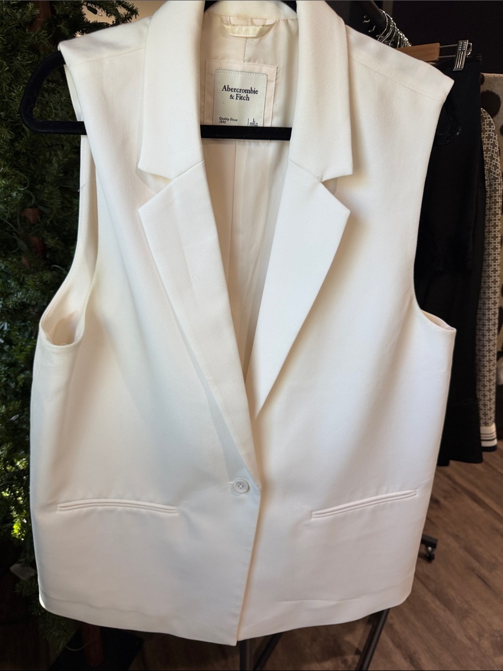 Abercrombie & Fitch Cream Sleeveless Blazer Vest
